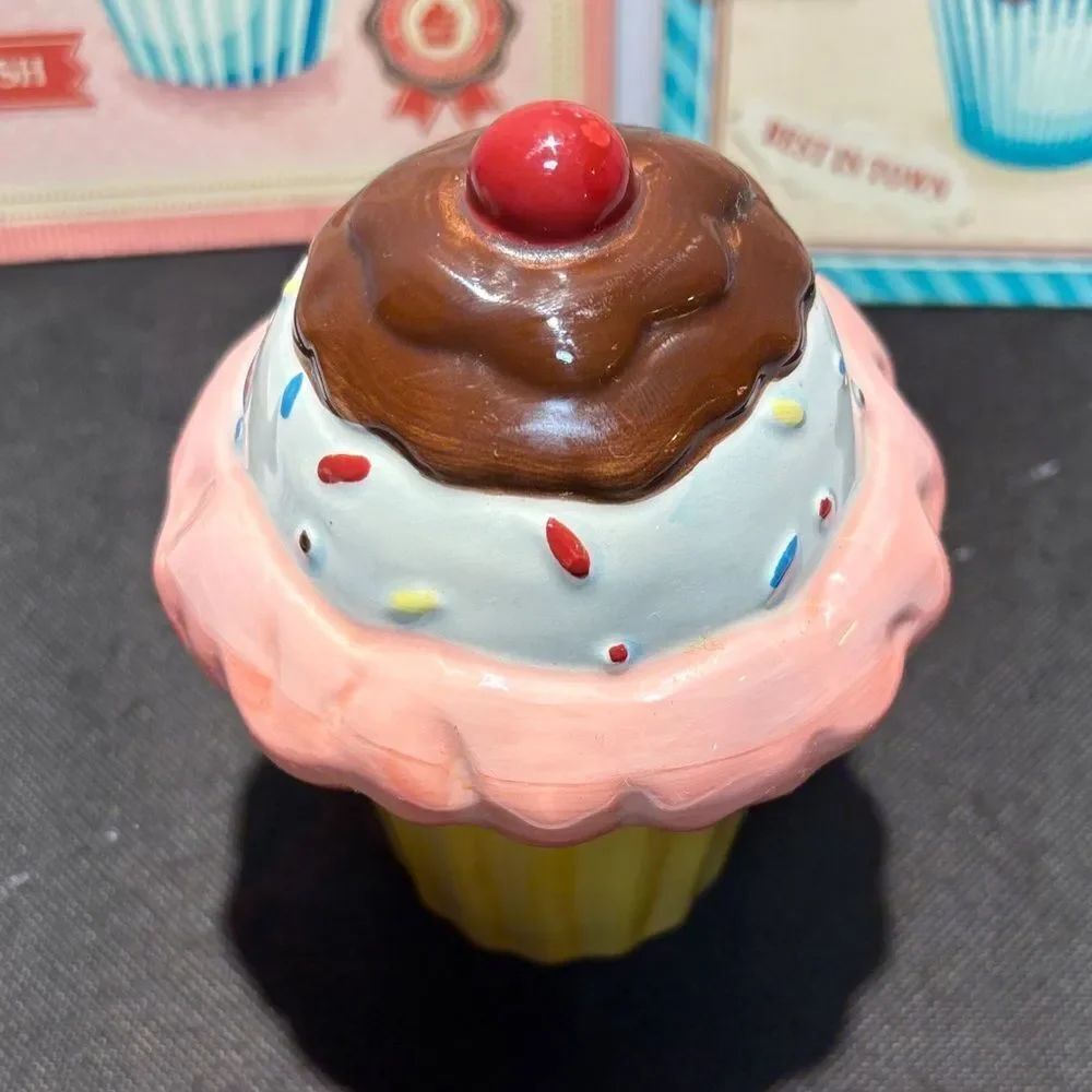 Colorful Cupcake lot - Picture 4 of 10